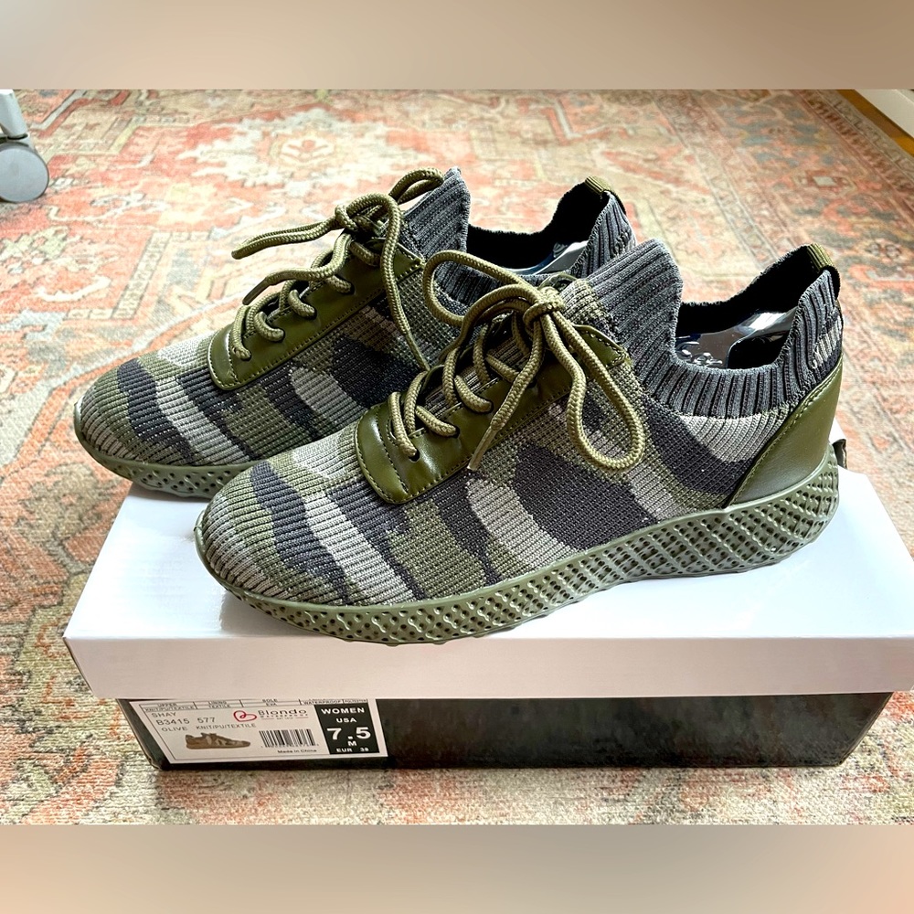 Blondo Shay Waterproof Knit Sneakers